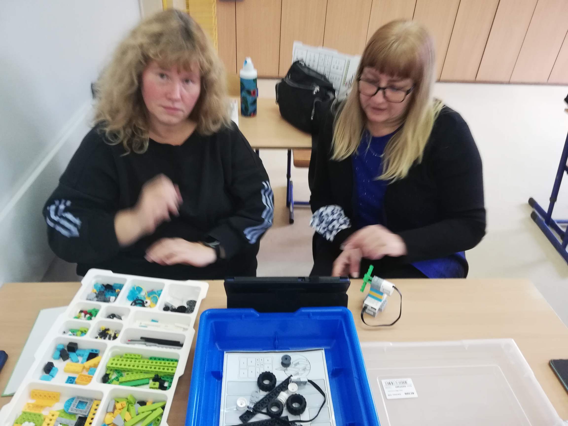 nauczyciele na szkoleniu